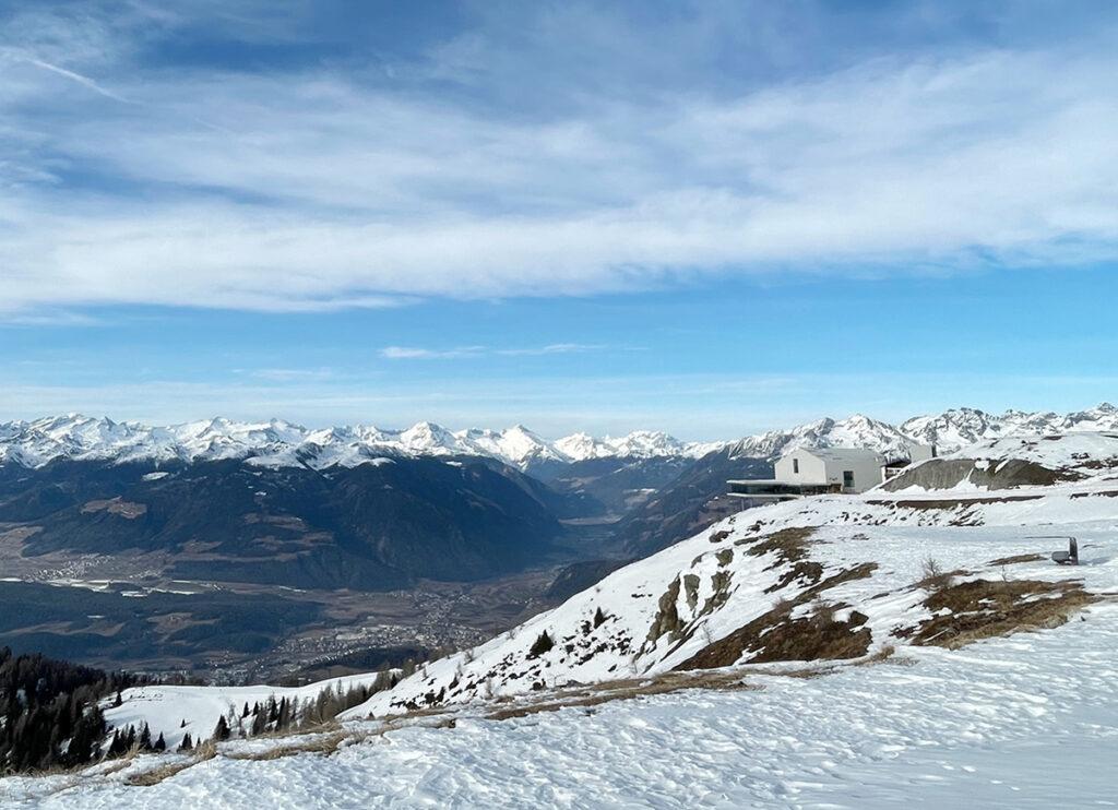 Eat, work, play a 2.000 metri