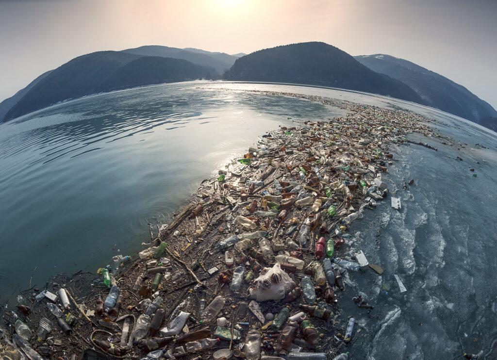 “La dolce vita amara” delle spiagge italiane