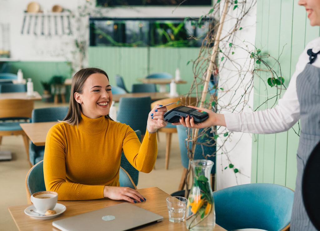 Italia, crescono i pagamenti con la carta di credito